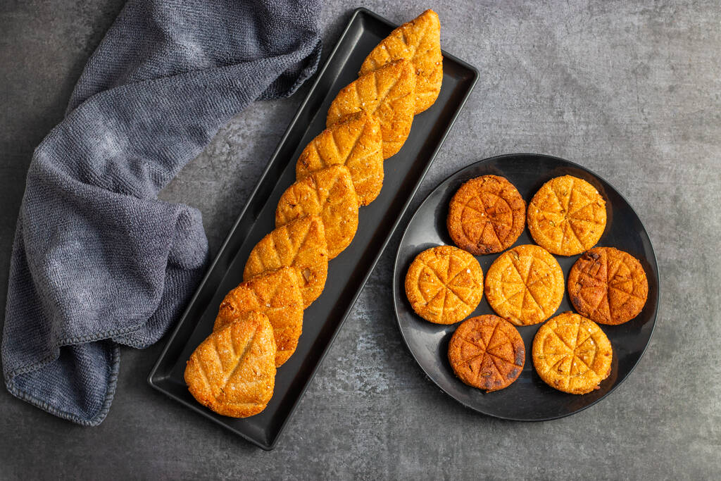 Thekua ( Premium and Traditional)